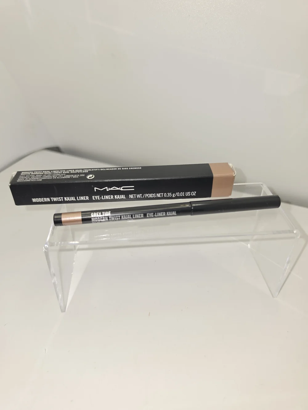 DISCONTINUED MAC Cosmetics Modern Twist Kajal EyeLiner- 